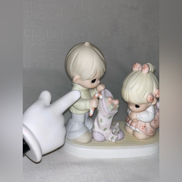 RARE Precious Moments May Your Christmas Be Filled with Sweet Surprises 610018 - Picture 8 of 13